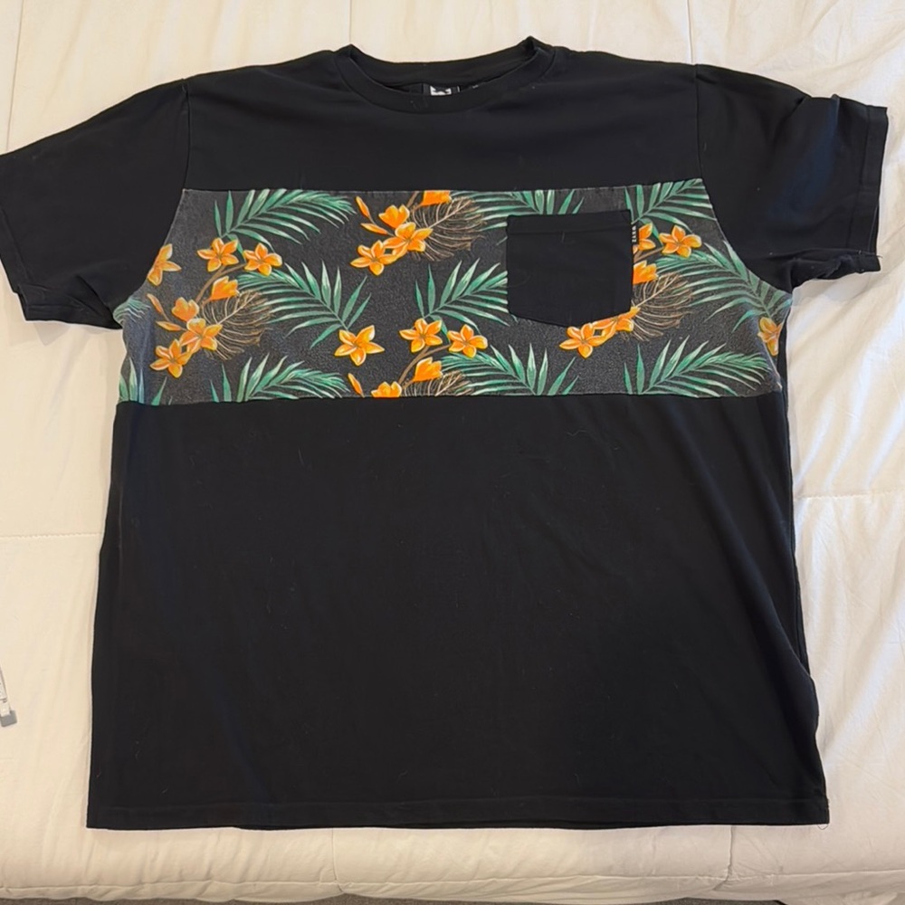 🩵 Black and Orange Short Sleeve Tropical Print Tee